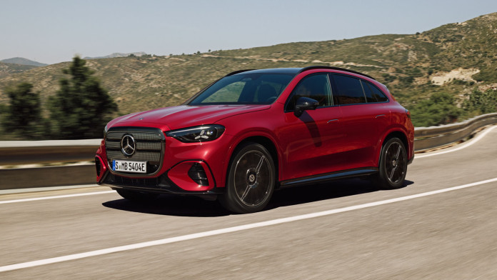 2025-Mercedes-Benz-GLC-with-EQ-Technology-31